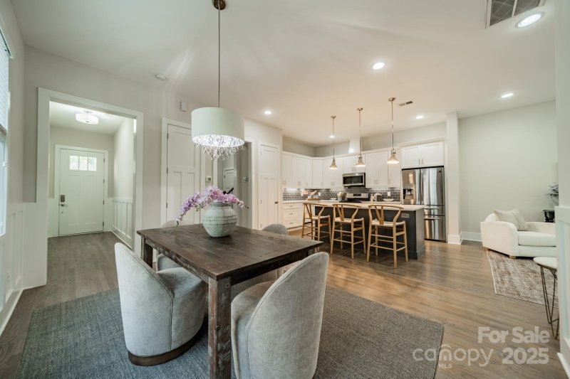 Property image 5 at 5230 Valley Stream Road, Charlotte, NC 28209