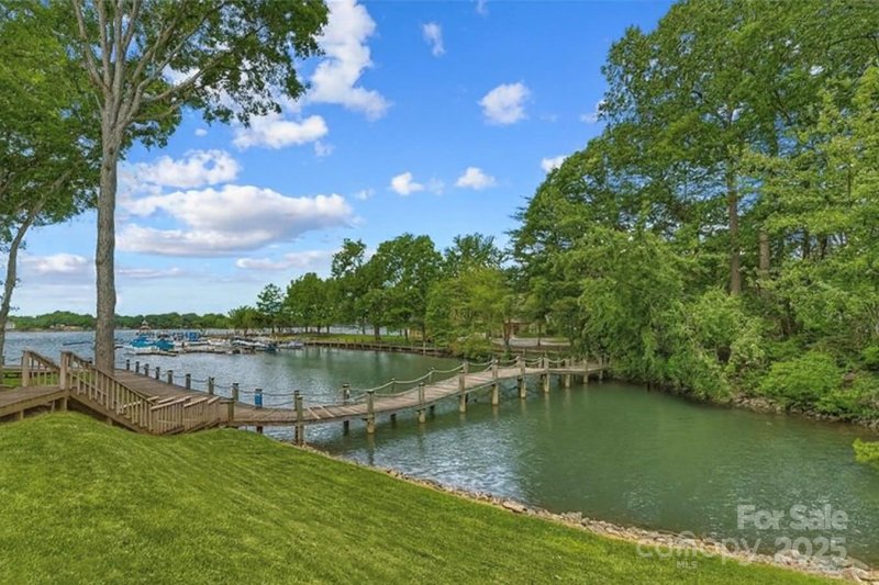 Property image 3 of 719 Southwest Drive in Davidson Landing, Davidson, NC 28036