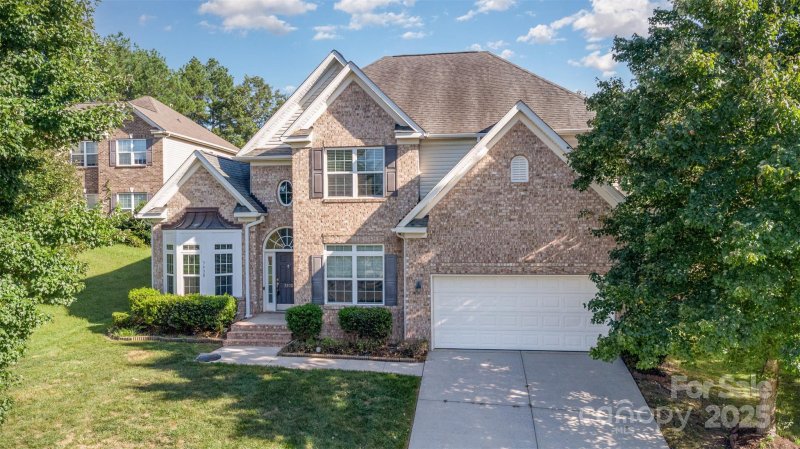 Property image 4 of 3930 Kalispell Lane in Highland Creek, Charlotte, NC 28269