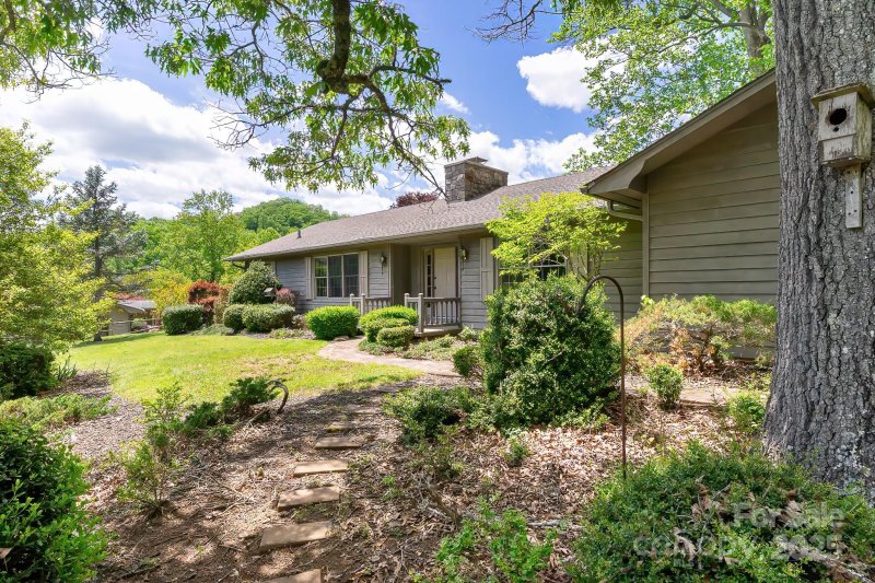 Property image 5 of 580 Country Club Drive in Mill Creek, Franklin, NC 28734