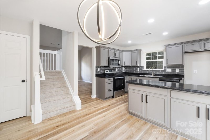 Brookhaven, Mooresville Community