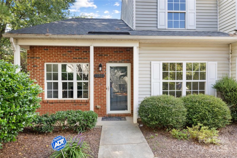 Property image 5 of 136 Mangum Circle in Brookhaven, Mooresville, NC 28117