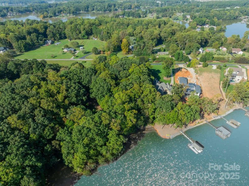 Property image 4 of 4254 Sigmon Cove Lane in The Vineyards at Kiser Island, Terrell, NC 28682