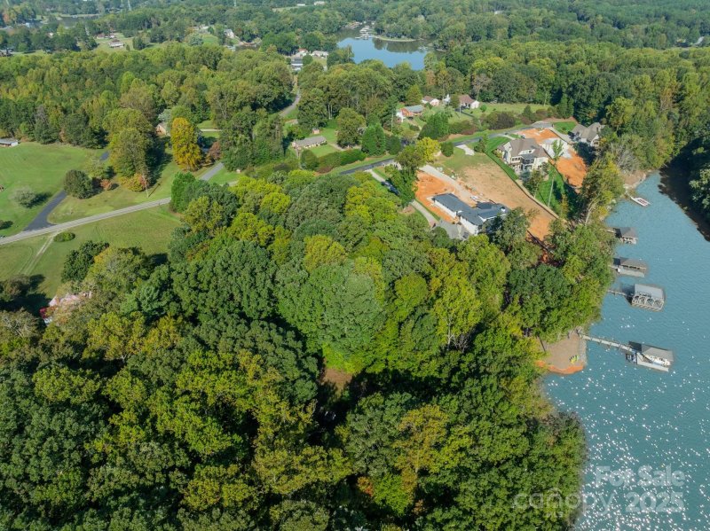 Property image 5 of 4254 Sigmon Cove Lane in The Vineyards at Kiser Island, Terrell, NC 28682