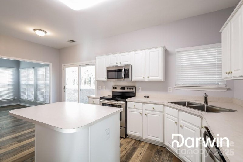 Property image 4 of 16133 Wrights Ferry Road in Steelecroft Place, Charlotte, NC 28278