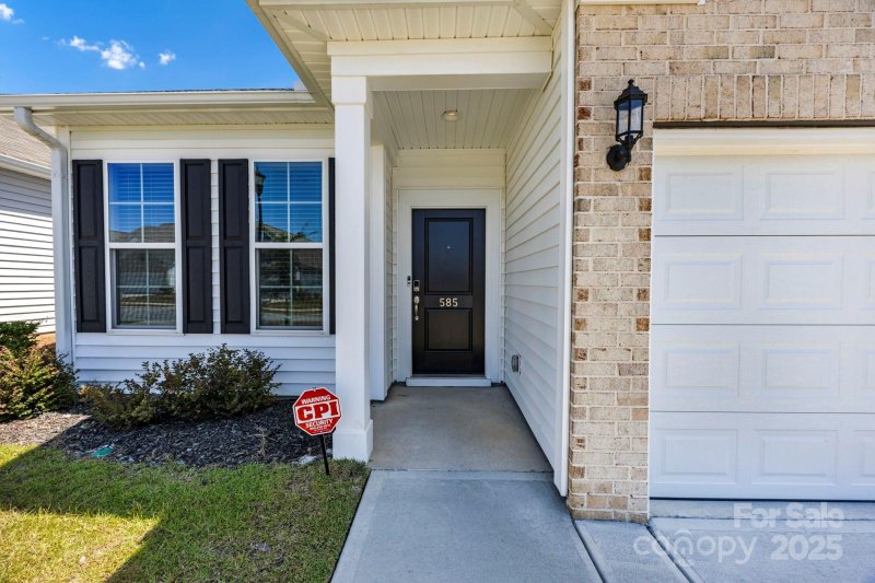 Property image 3 of 585 Ludlow Lane in Ashcroft, Columbia, SC 29229