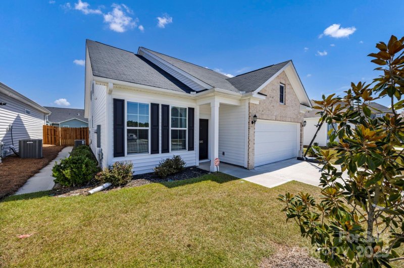 Property image 4 of 585 Ludlow Lane in Ashcroft, Columbia, SC 29229