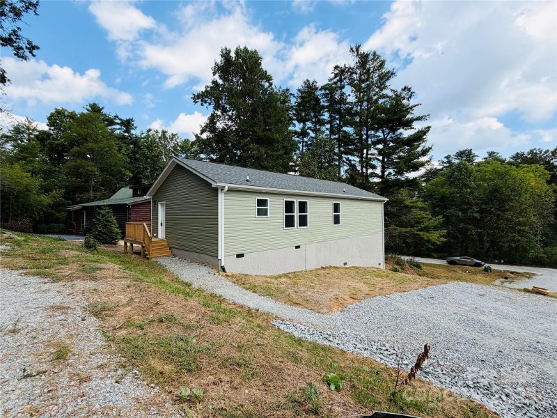 Property image 4 of 509 Bonner Street in Leonis Mountain Lake Homes, Hendersonville, NC 28739