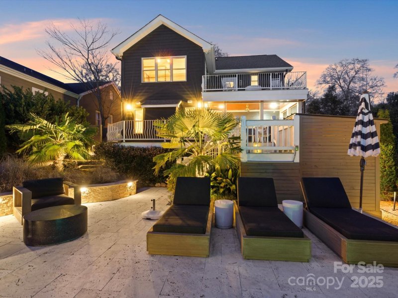 Property image 5 of 3220 Commonwealth Avenue in Commonwealth Park, Charlotte, NC 28205