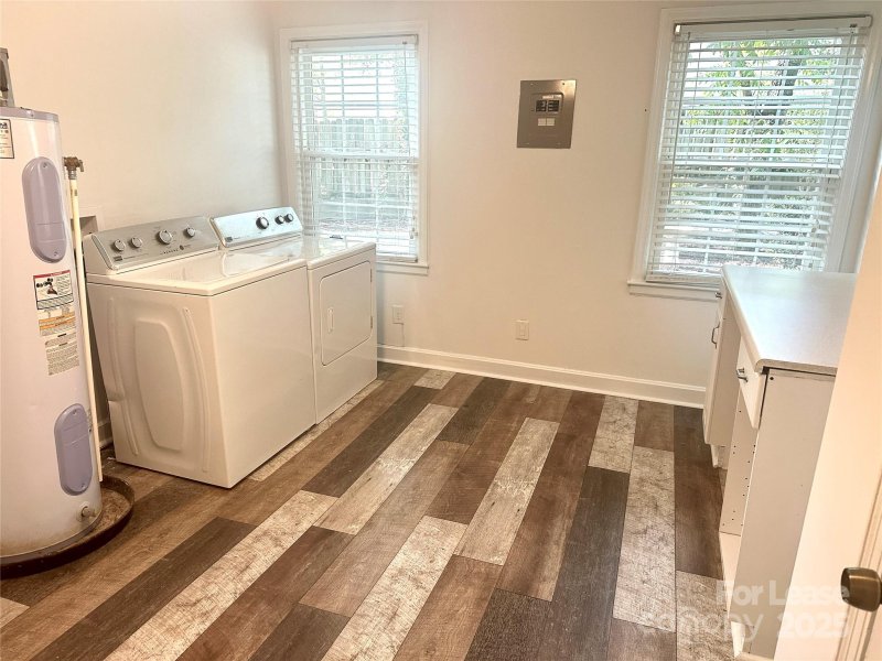 Property image 4 at 900 Everett Place, Charlotte, NC 28205