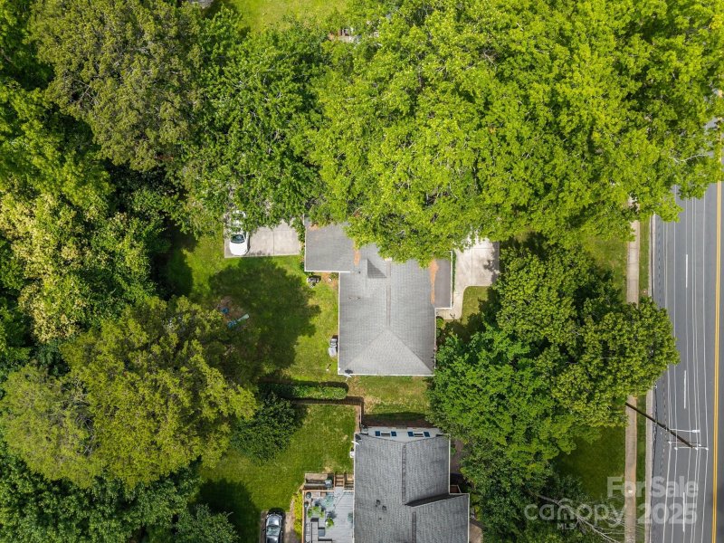 Property image 4 of 5640 Sharon Road in Beverly Woods, Charlotte, NC 28210