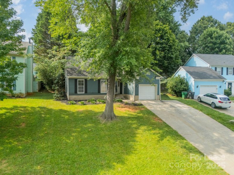 Property image 3 at 8027 Sherington Way, Charlotte, NC 28227