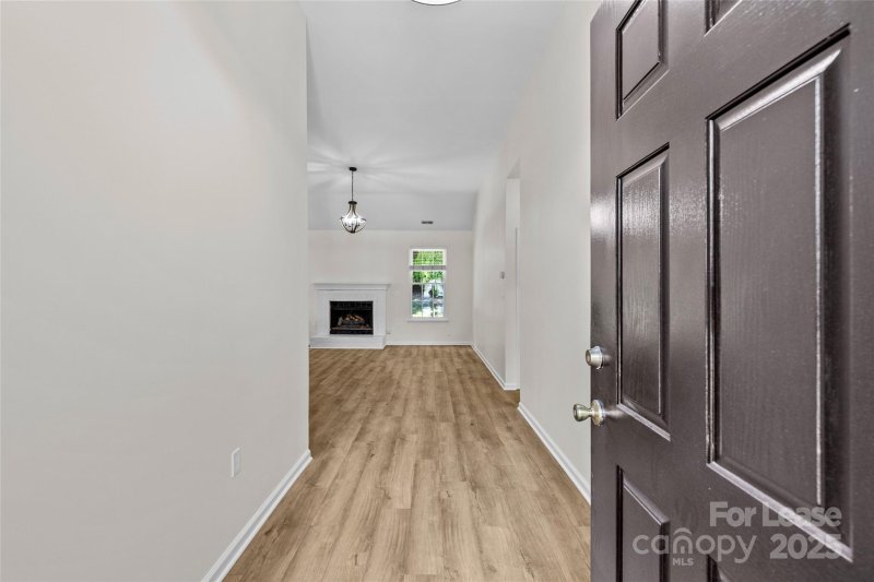 Property image 3 at 127 Lakewood Circle Drive, Mooresville, NC 28117