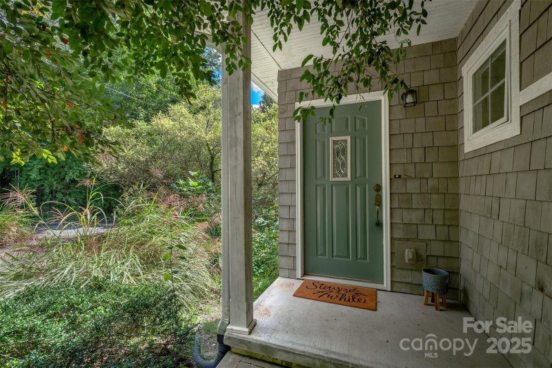 Property image 3 of 19 Castle Street in Kenilworth, Asheville, NC 28803