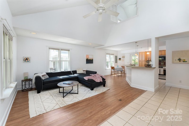 Property image 4 of 19 Castle Street in Kenilworth, Asheville, NC 28803