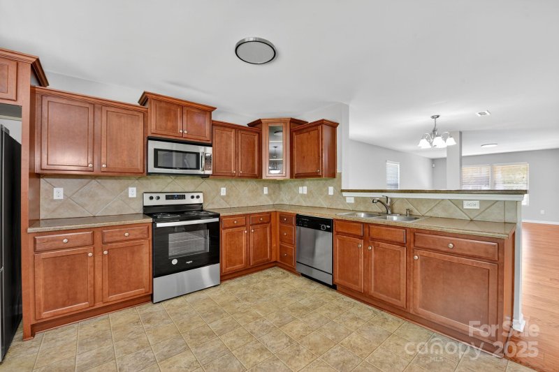 Property image 3 of 14434 Lake Crossing Drive in Waterlyn, Charlotte, NC 28278