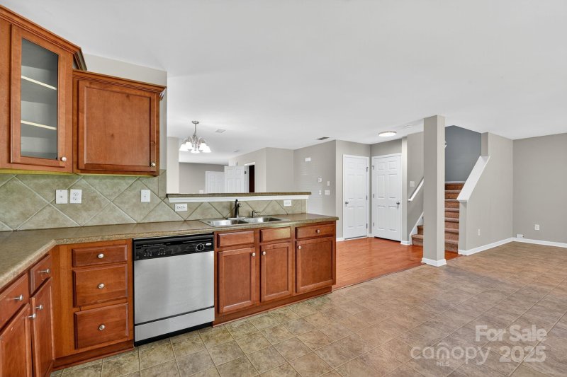 Property image 5 of 14434 Lake Crossing Drive in Waterlyn, Charlotte, NC 28278