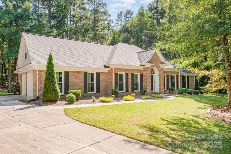 Property image 2 of 1509 Heather Lane in Yorkshire, Monroe, NC 28110