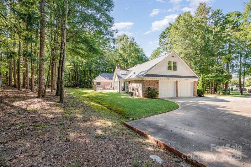 Property image 5 of 1509 Heather Lane in Yorkshire, Monroe, NC 28110