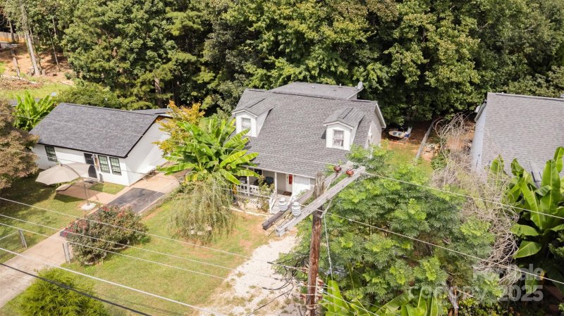 Property image 4 of 3537 Durham Lane in Trexler Acres, Charlotte, NC 28269