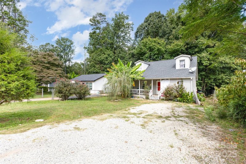 Property image 5 of 3537 Durham Lane in Trexler Acres, Charlotte, NC 28269