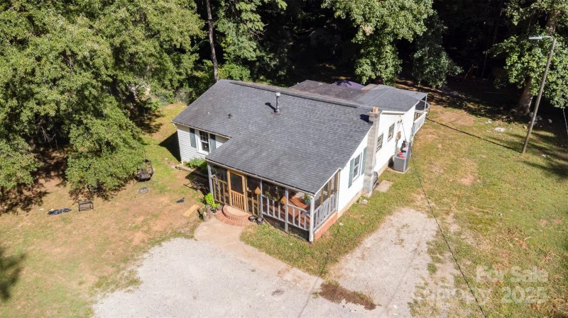 Property image 3 of 3627 Durham Lane in Trexler Acres, Charlotte, NC 28269