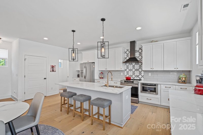 306 Wesley Heights Way