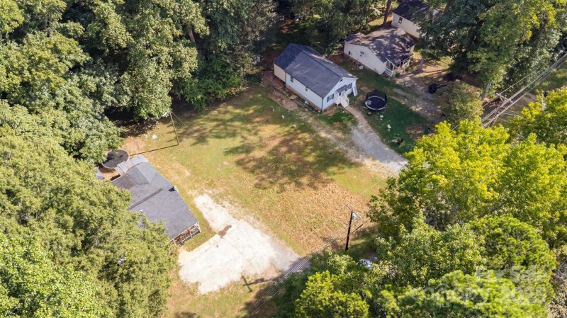 Property image 4 of 3631 Durham Lane in Trexler Acres, Charlotte, NC 28269