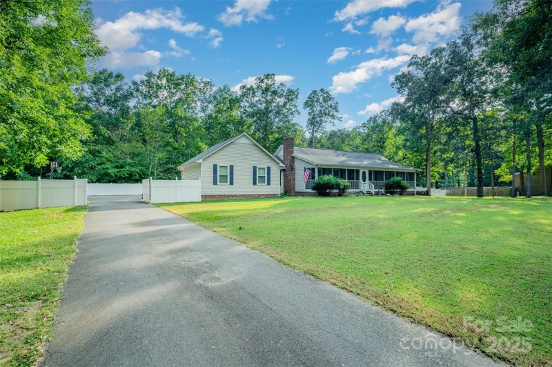 Property image 3 at 2106 Woodhurst Lane, Albemarle, NC 28001