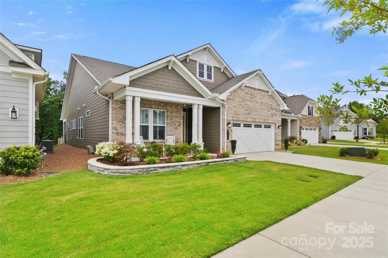 1018 Lake Como Drive