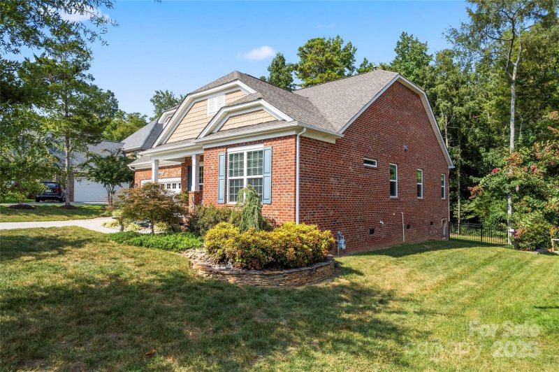 Property image 4 of 8015 Frances Haven Drive in Frances Haven, Harrisburg, NC 28075