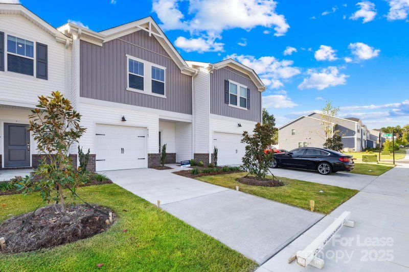 Property image 2 at 4163 Summit Woods Drive, Charlotte, NC 28216