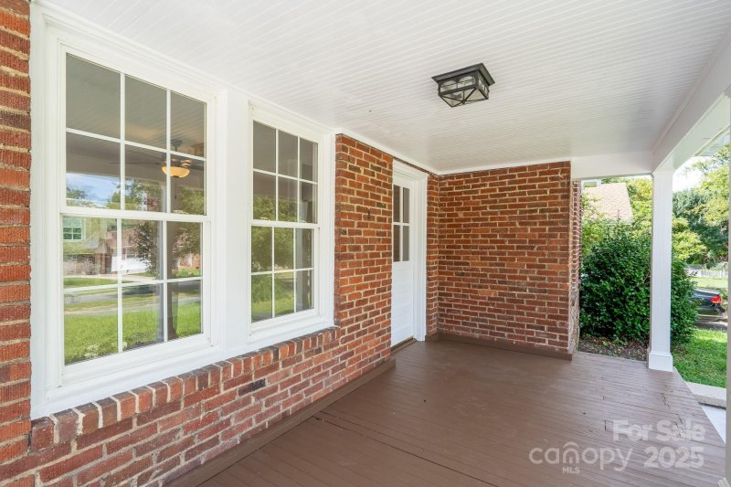 Property image 3 of 1410 Lineberger Avenue in Hillcrest, Gastonia, NC 28052