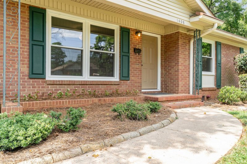 Property image 2 of 1408 Interurban Avenue in Westchester, Charlotte, NC 28208