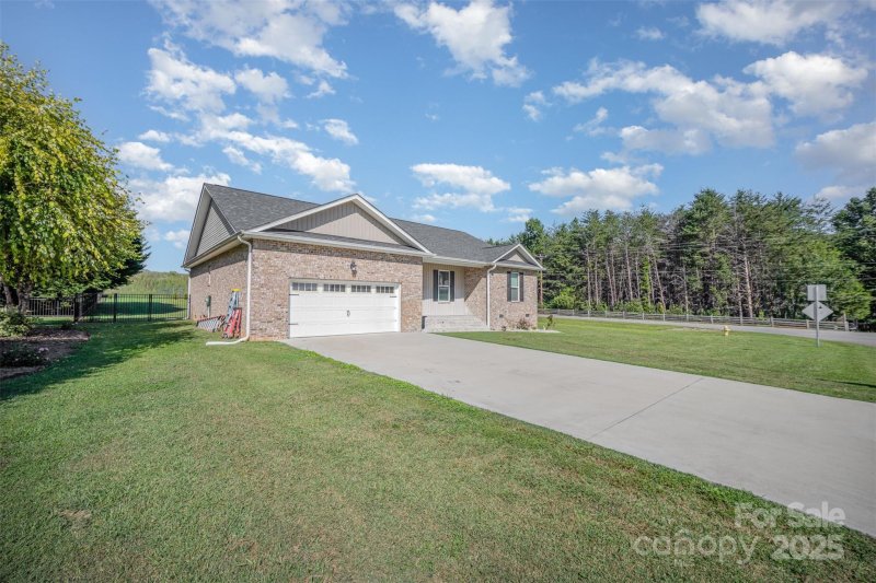 Property image 3 of 104 Postell Drive in Shadow Wood Estates, Statesville, NC 28625