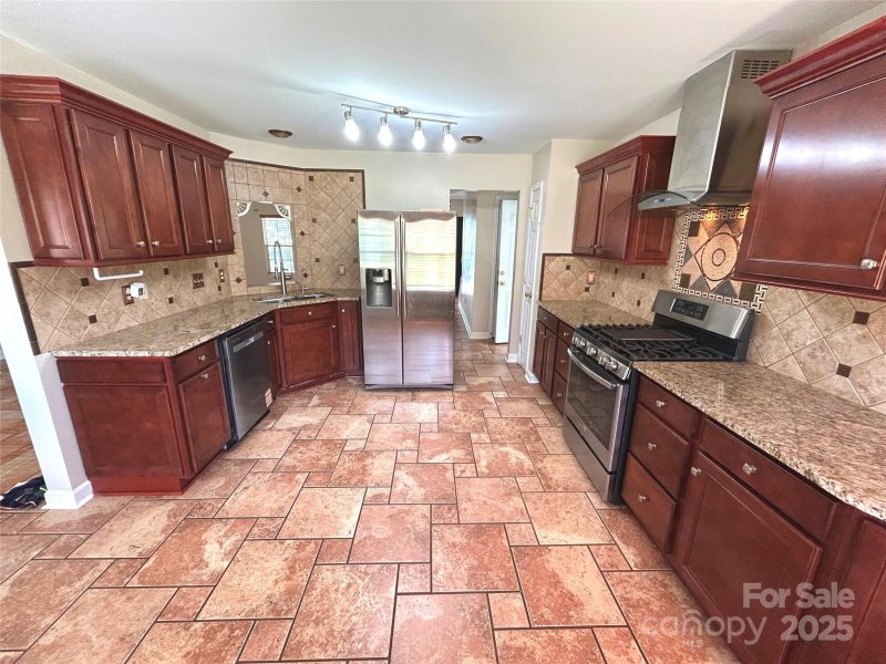 Property image 4 of 1946 9th Street Place in Windsong Village, Hickory, NC 28602