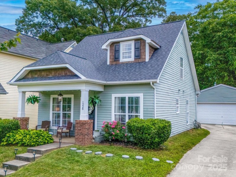 1228 Rising Oak Drive