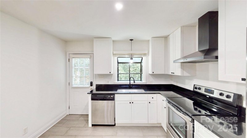 Property image 5 of 3414 Bonneville Drive in Windsor Park, Charlotte, NC 28205