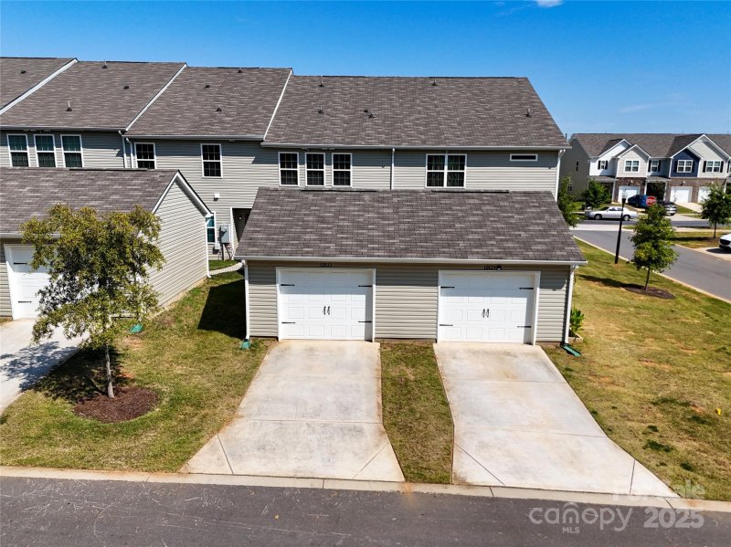 Property image 3 of 12833 Canton Side Avenue in Chateau, Charlotte, NC 28273