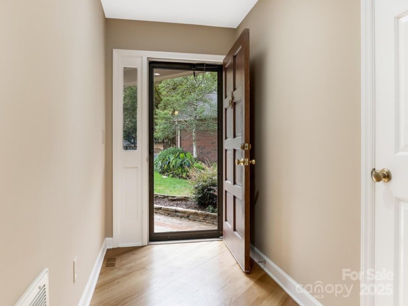 Property image 4 of 5124 Tedorill Lane in Carsons Pond, Charlotte, NC 28226