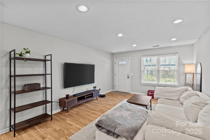 Property image 5 at 10127 University Park Lane, Charlotte, NC 28213