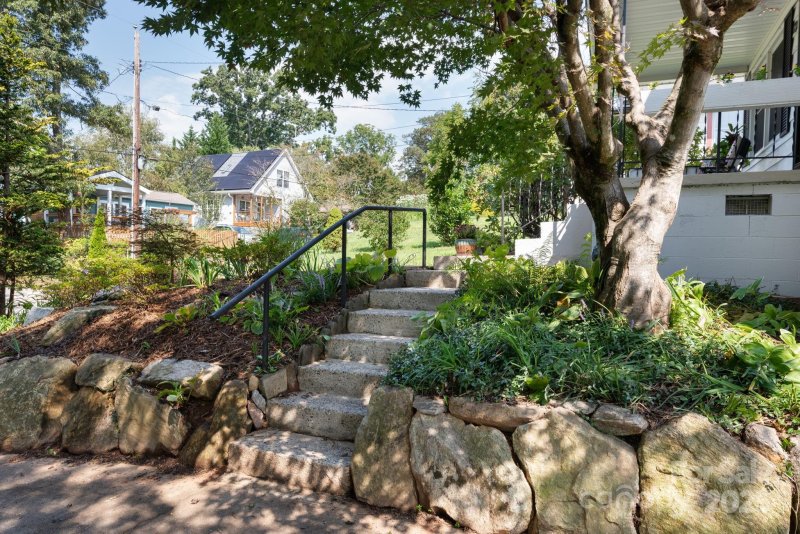 Property image 4 of 78 Middlemont Avenue in Horney Heights, Asheville, NC 28806
