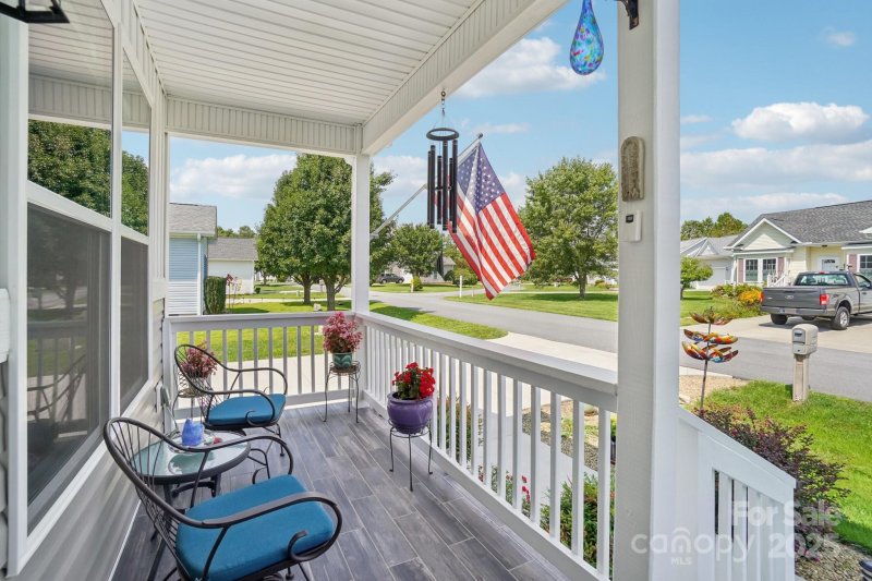 Property image 4 of 244 Beechnut Drive in Riverwind, Hendersonville, NC 28739