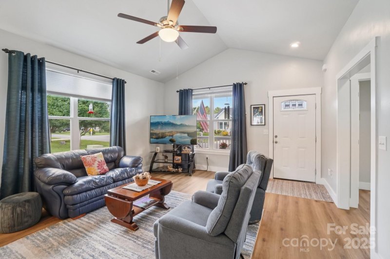 Property image 5 of 244 Beechnut Drive in Riverwind, Hendersonville, NC 28739