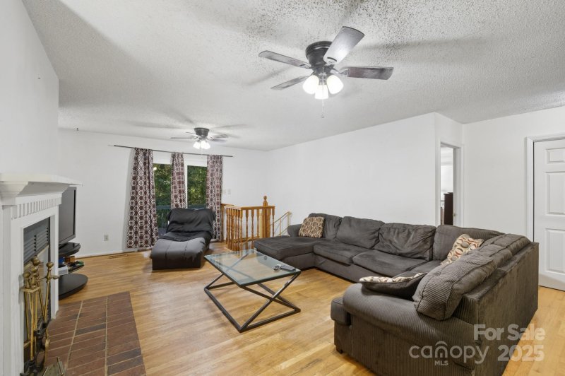 Property image 3 at 1713 Poe Circle, Hickory, NC 28601