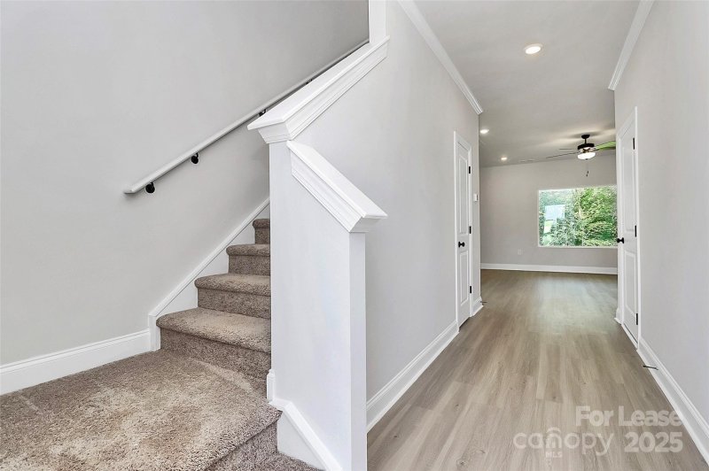 Property image 2 of 7019 Jerimoth Drive in Ascot Woods, Charlotte, NC 28215