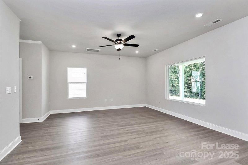 Property image 3 of 7019 Jerimoth Drive in Ascot Woods, Charlotte, NC 28215