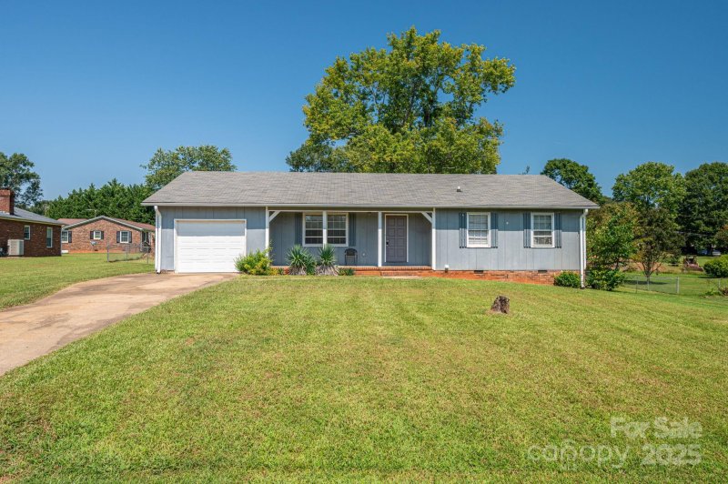 Property image 4 at 5706 Claridge Drive, Hickory, NC 28602