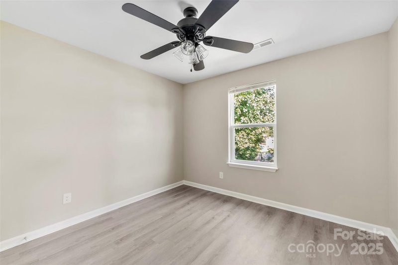 Property image 5 of 1207 Salvadore Court in Cherry Park, Gastonia, NC 28052