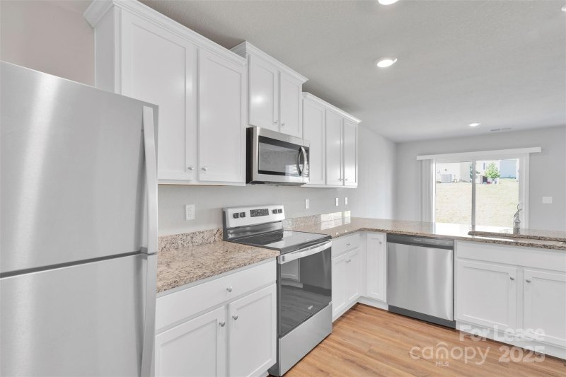 Property image 3 of 9330 Creedmore Hills Drive in Creedmore Hills, Charlotte, NC 28214